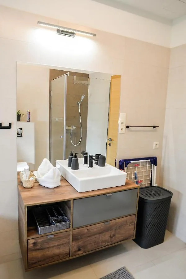 Foeldi Paradicsom Vendeghaz Hajduszoboszlo Apartment