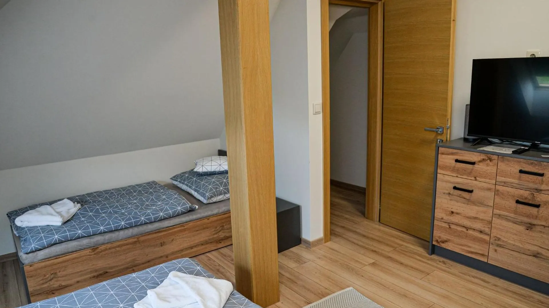 Foeldi Paradicsom Vendeghaz Hajduszoboszlo 0*,